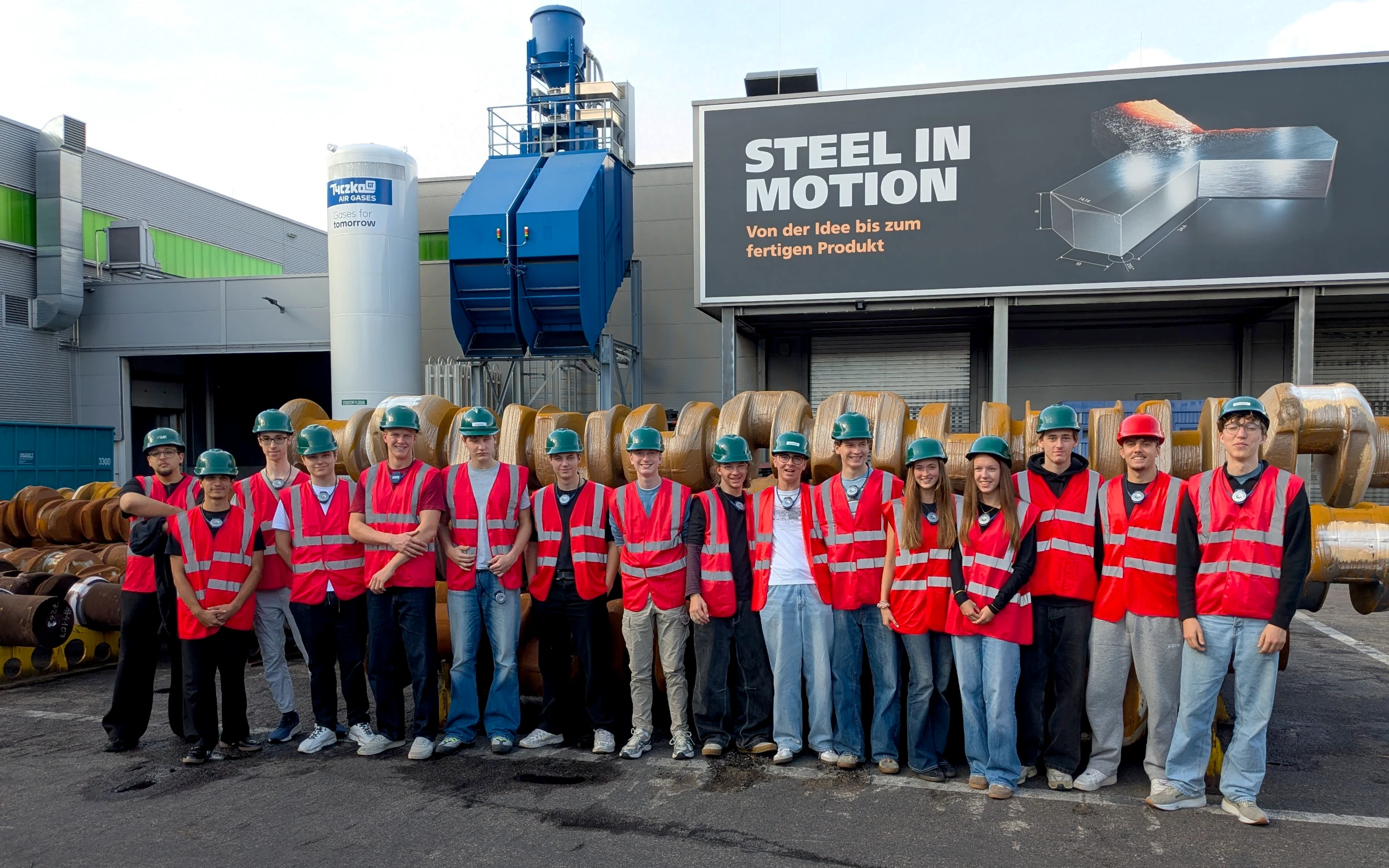 Titelbild: Besuch der Maschinenfabrik Alfing Kessler durch die Schüler-Ingenieur-Akademie des THG